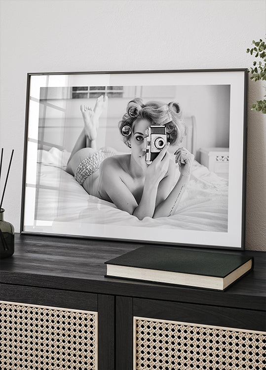 Ein Küken, ein Klick und eine Locke Poster