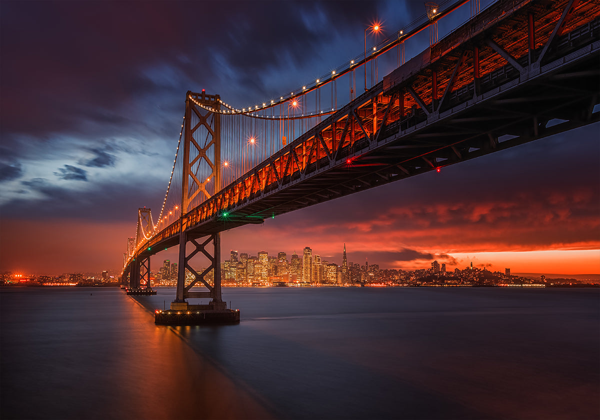 Bay Bridge bei Nacht Poster