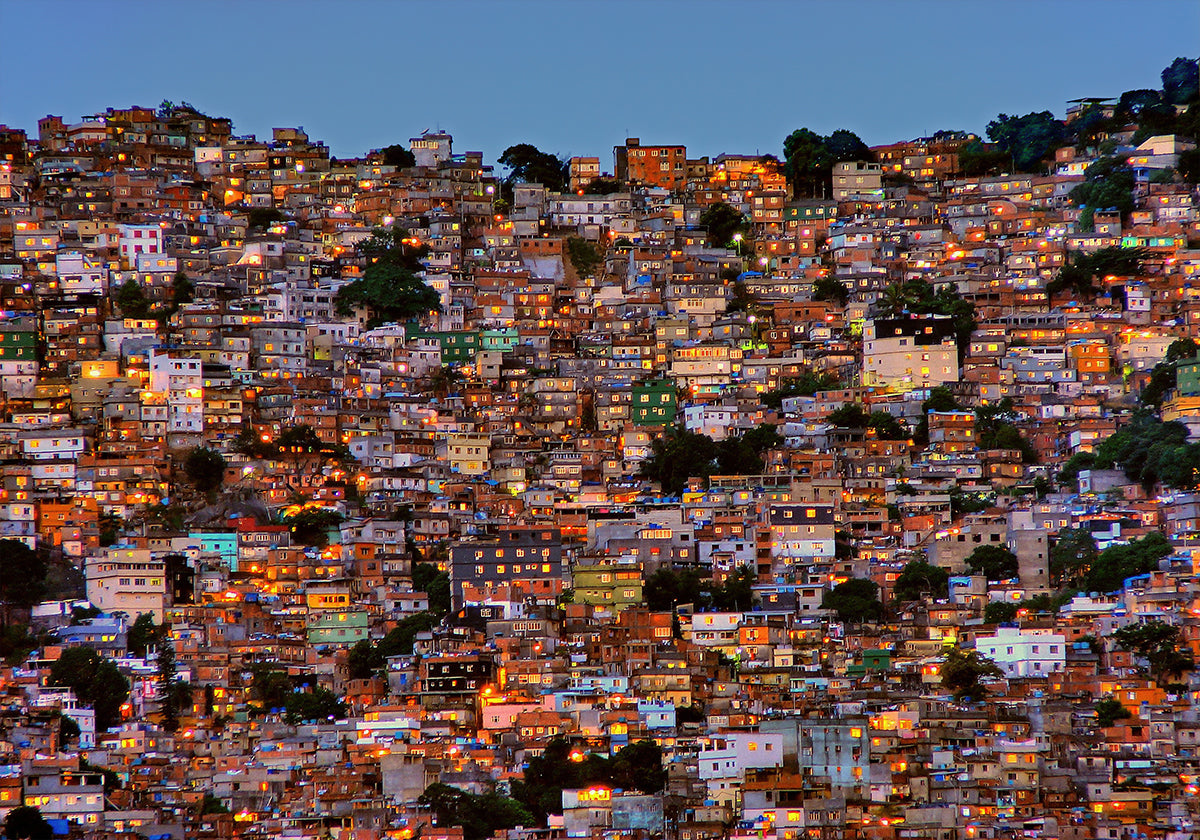 Einbruch der Dunkelheit in der Favela da Rocinha