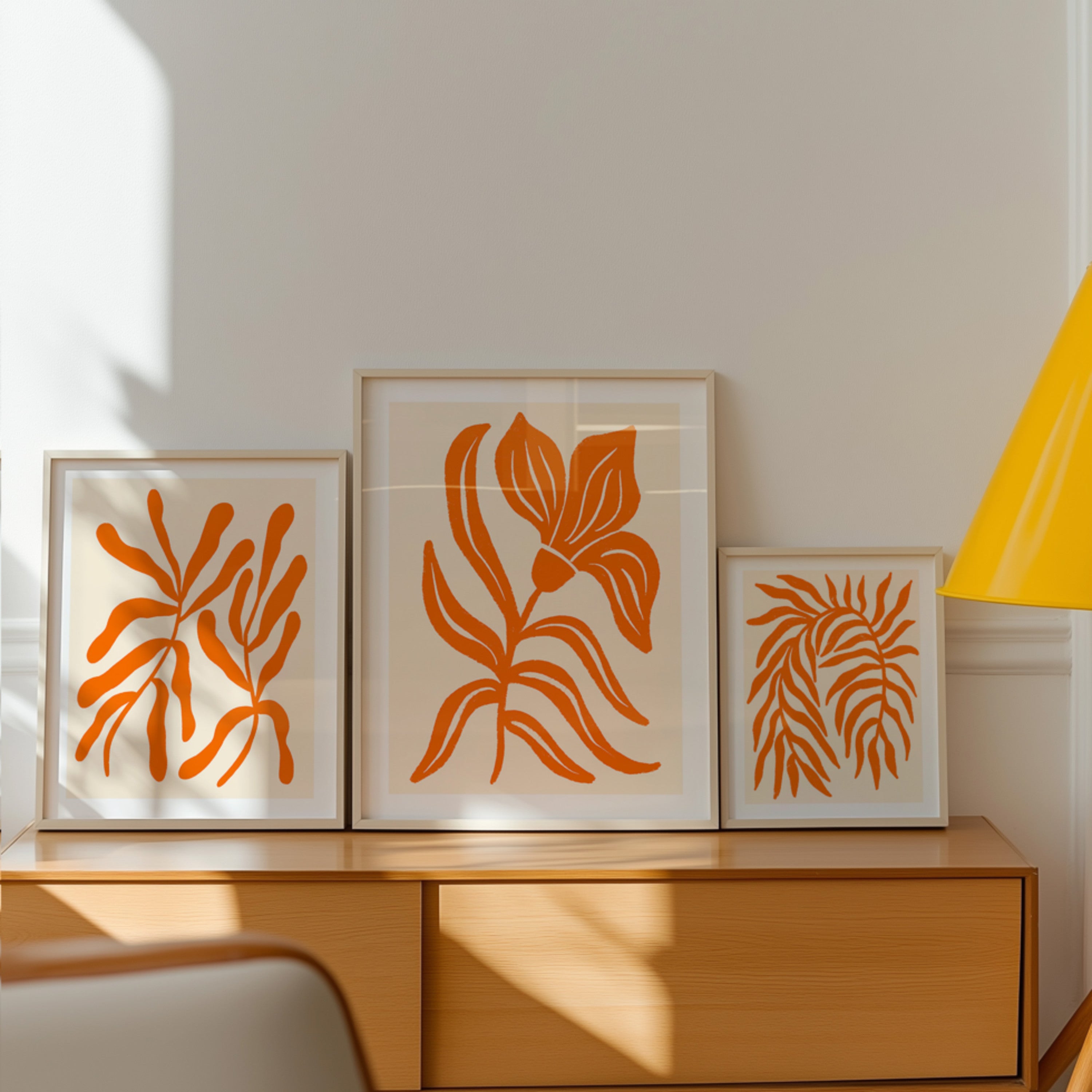 Poster Gelbe Tür mit orange Blumen 
