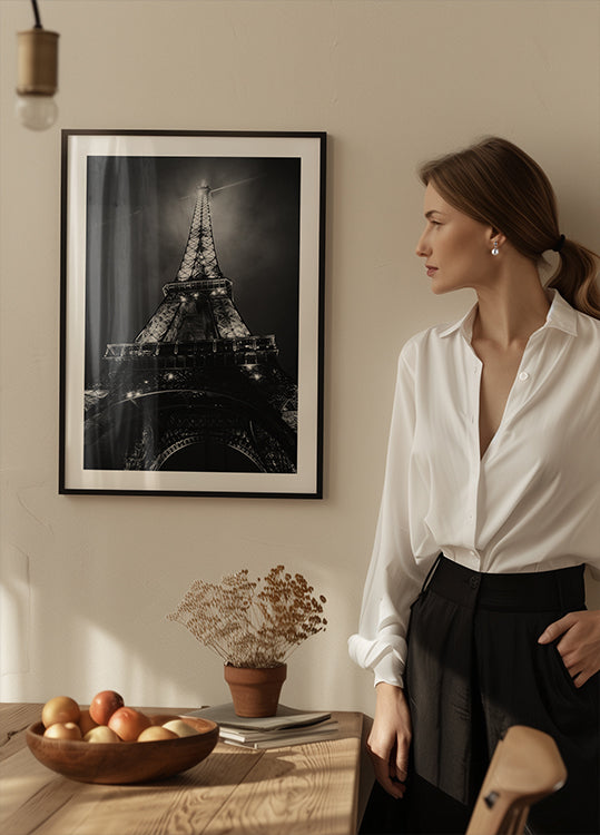 Eiffel Tower Paris Night Black & White Plakat - Posterbox