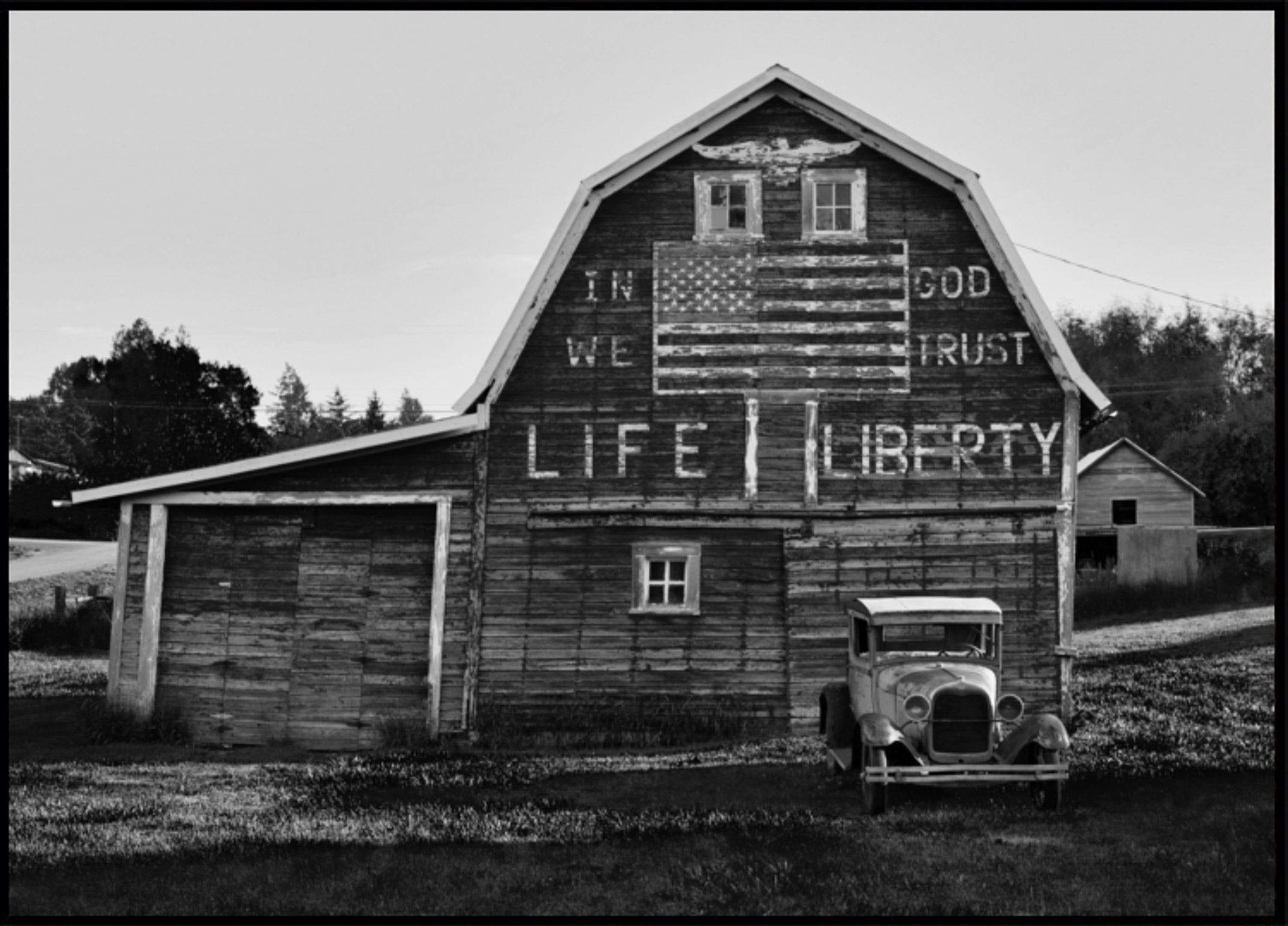 Amerikanische Scheune und Auto